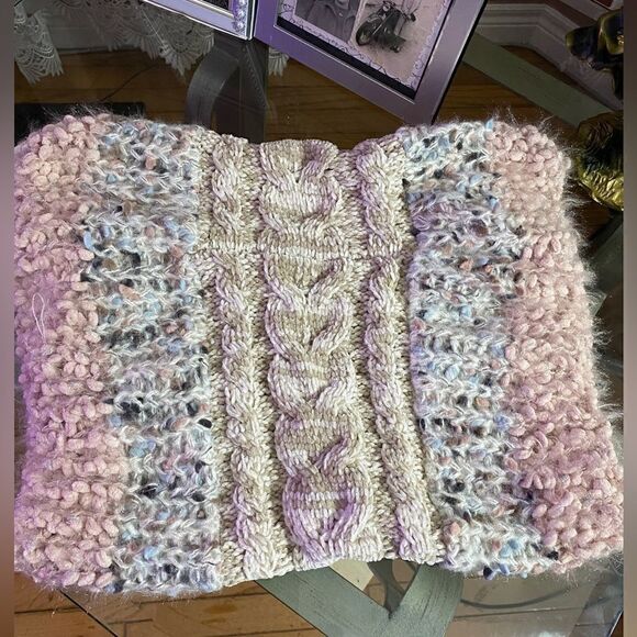 CEJON Knitted Cable Chunky Fuzzy Infinity Loop Scarf In Pastel - Picture 8 of 12